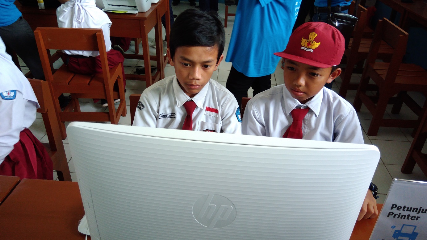 Program #SahabatPendidikan dari HP Untuk Indonesia